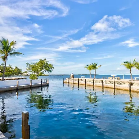 Hidden Gem Duplex In Heart Of Islamorada Sleeps 8